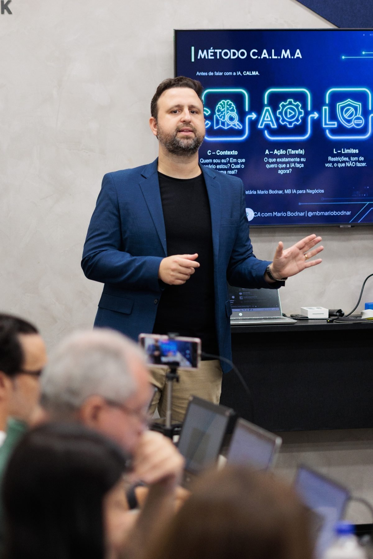 Mario Bodnar apresentando